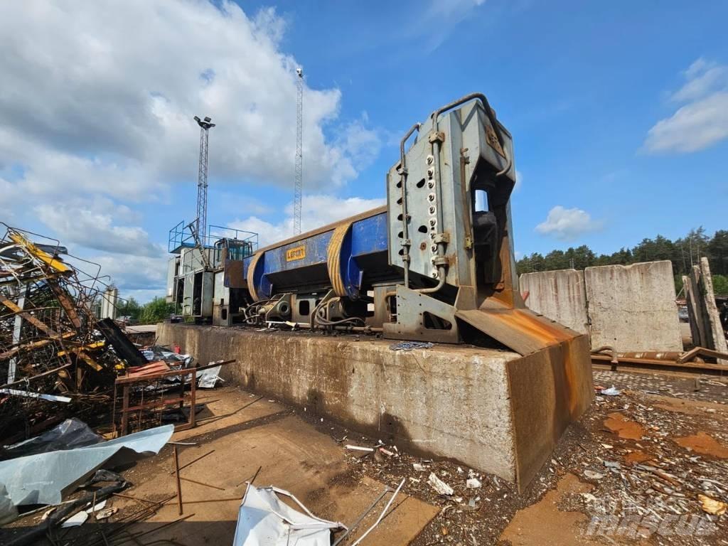 Lefort 850 Industrial balers