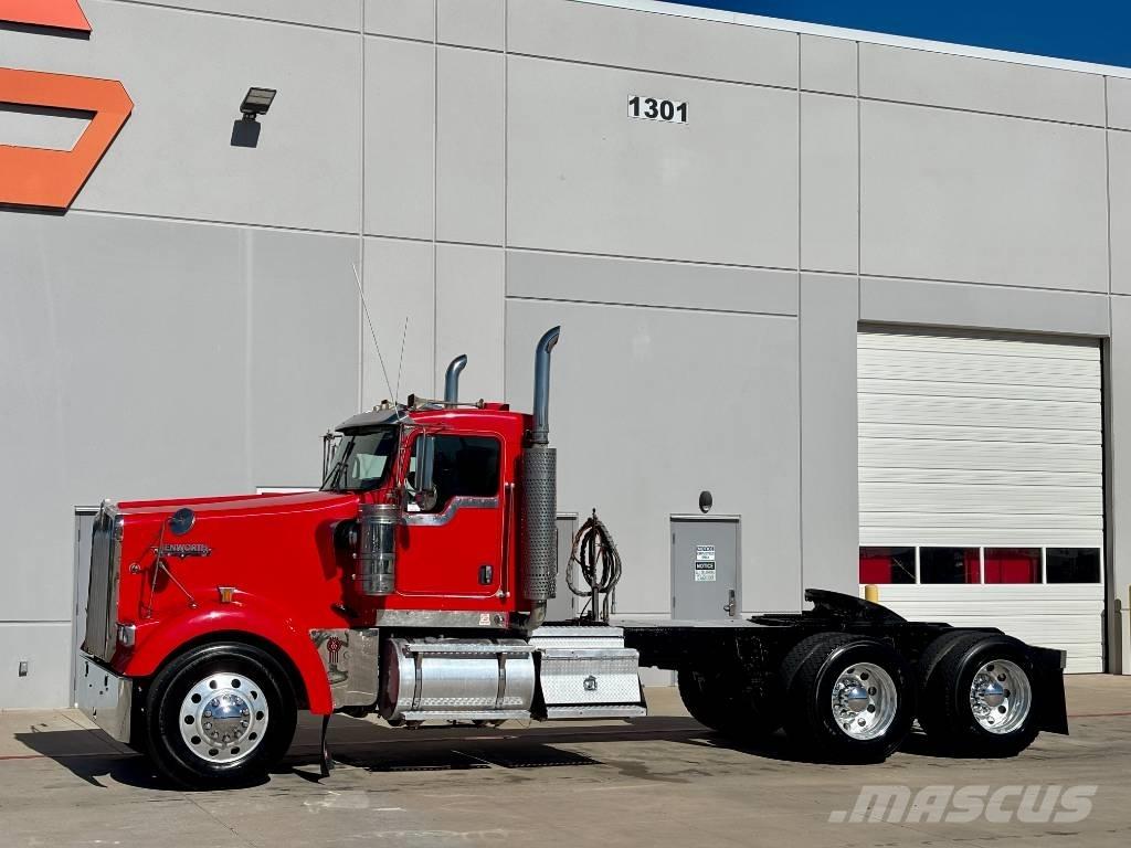 Kenworth W 900 Truck Tractor Units
