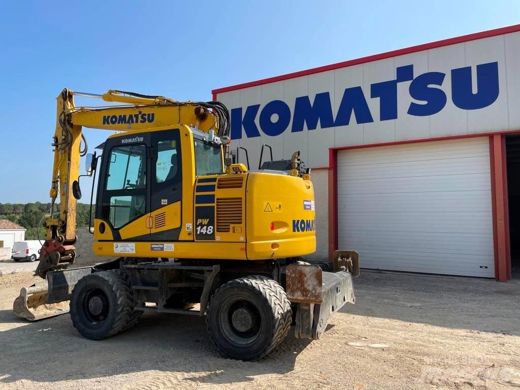 Komatsu PW148-11 Wheeled excavators