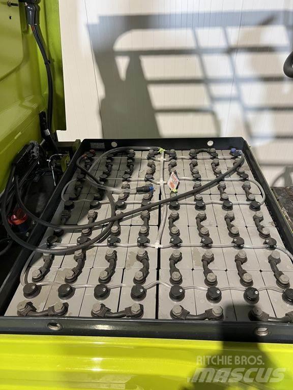 Clark GEX30 Electric forklift trucks