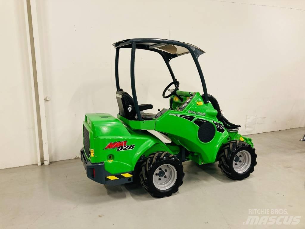 Avant 528 Mini loaders