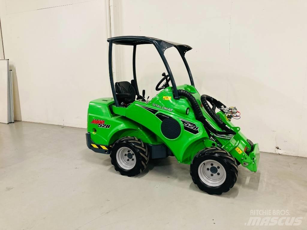 Avant 528 Mini loaders