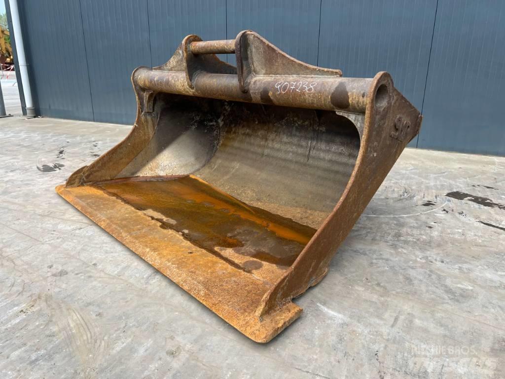 SMP S70 Buckets