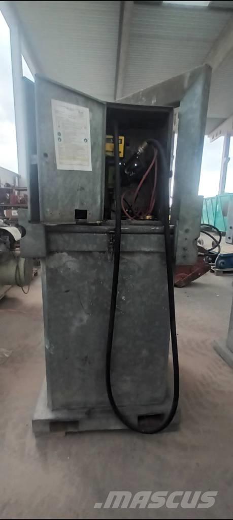 Bauer DT 1000 Fuel and additive tanks
