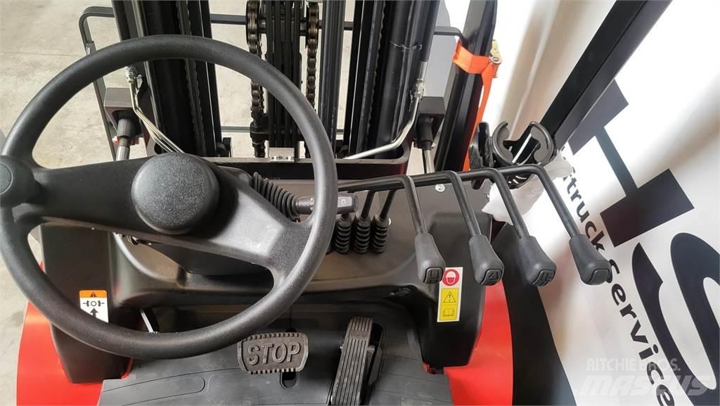  EFL253 Electric forklift trucks