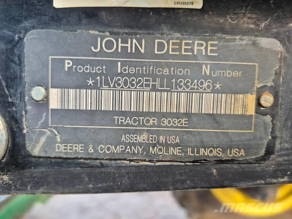 John Deere 3032 E Tractors