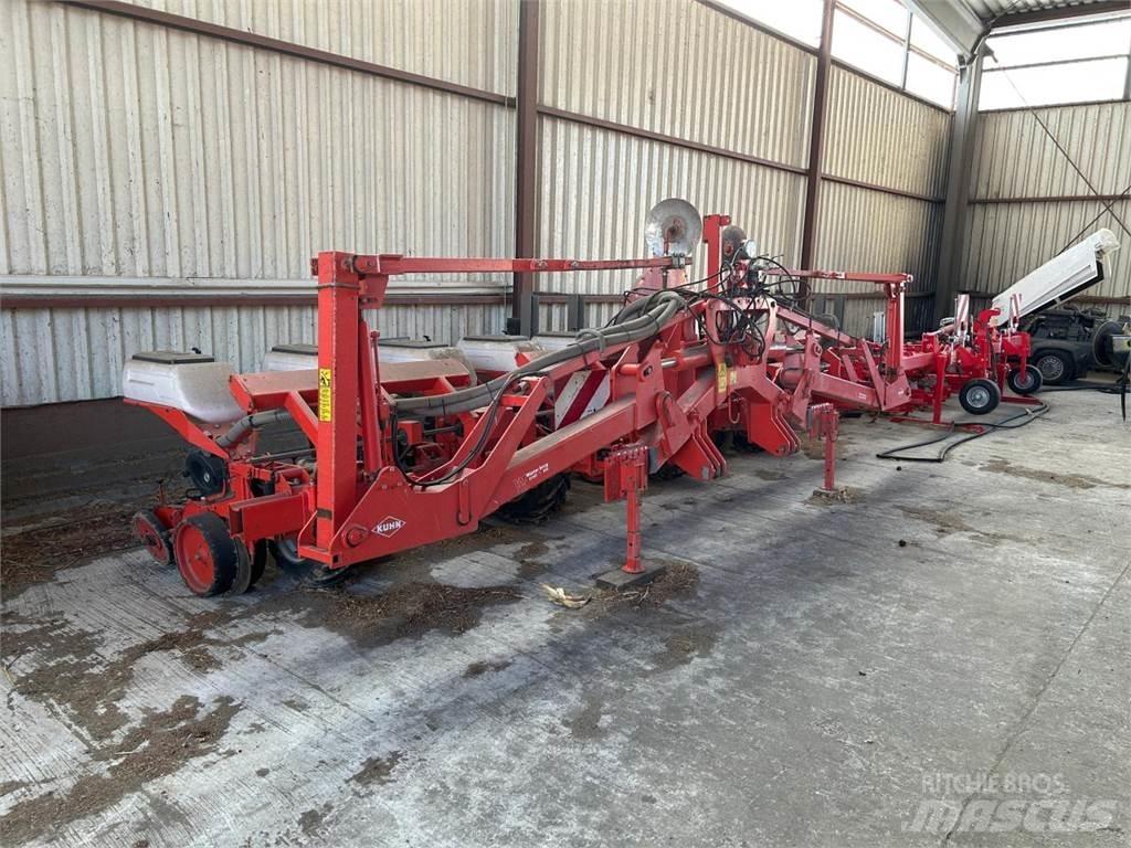 Kuhn Maxima Precision sowing machines