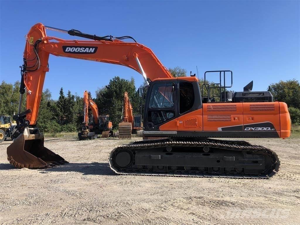 Doosan DX300 Crawler excavators