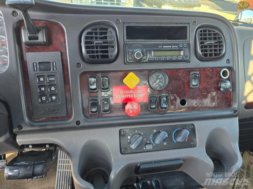 Freightliner M2 106 Flatbed/Dropside trucks