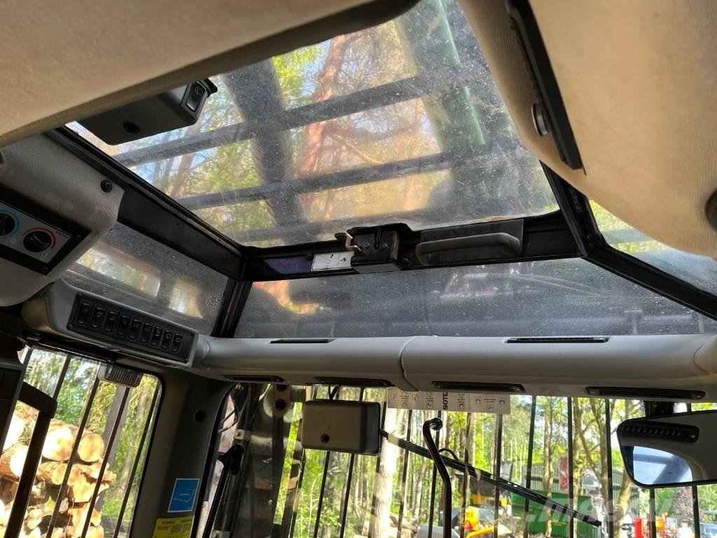 Valtra T183 Versu Tractors