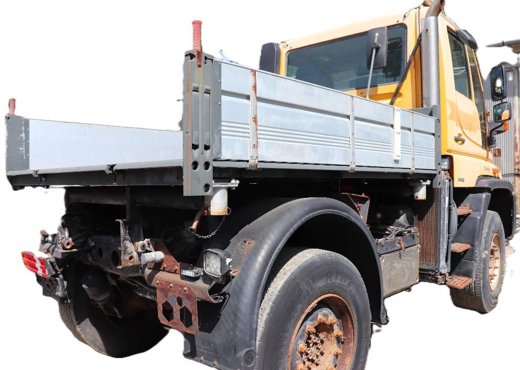 Unimog U400 Flatbed/Dropside trucks