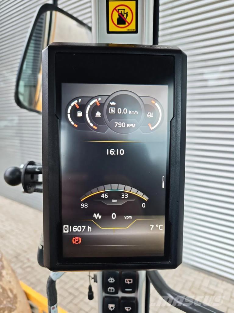 Volvo SD135B Pneumatic tired rollers