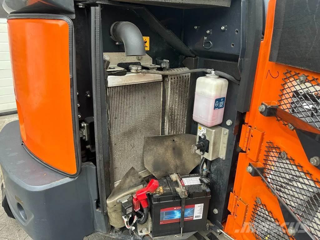 Hitachi ZX26U-6CR Mini excavators < 7t