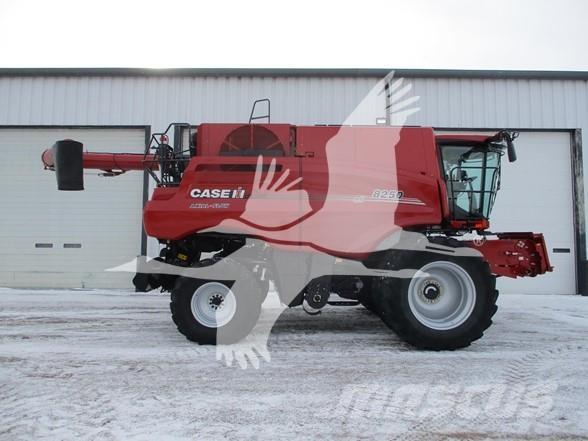 Case IH 8250 Combine harvesters