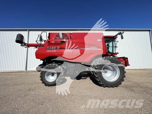 Case IH 8250 Combine harvesters