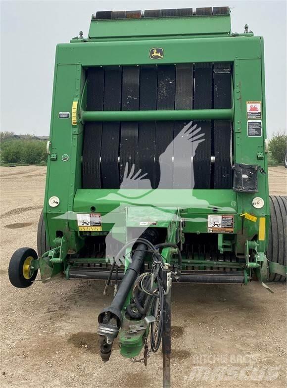 John Deere 568 Round balers