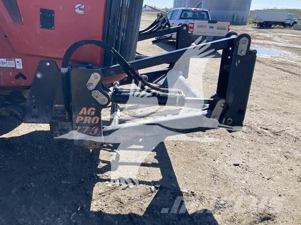 Versatile 550 Tractors