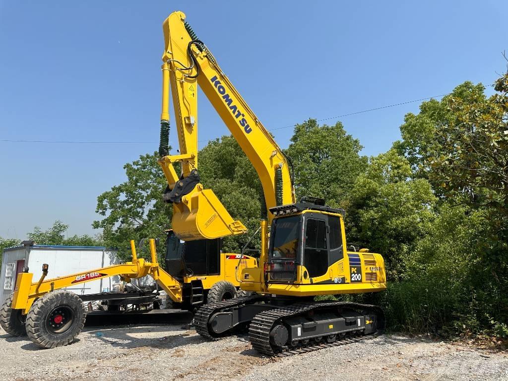 Komatsu PC200-8 Crawler excavators
