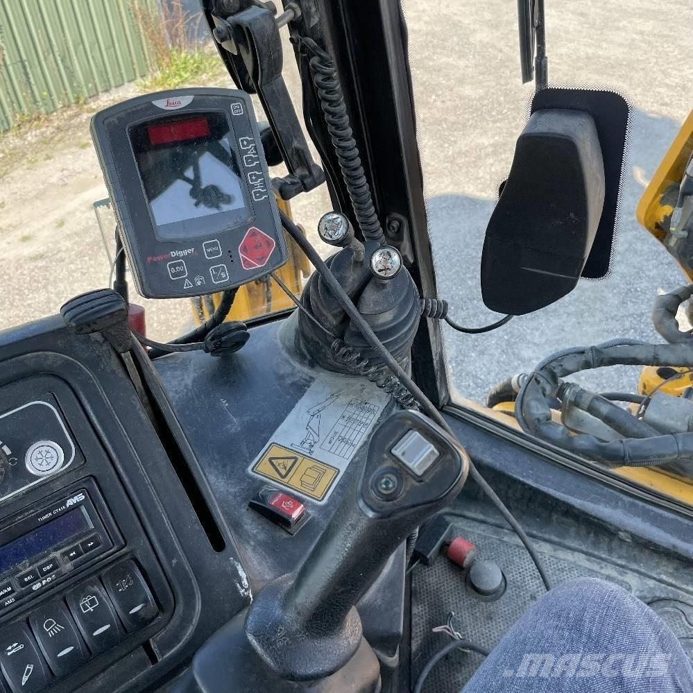 JCB 4 CX TLB's