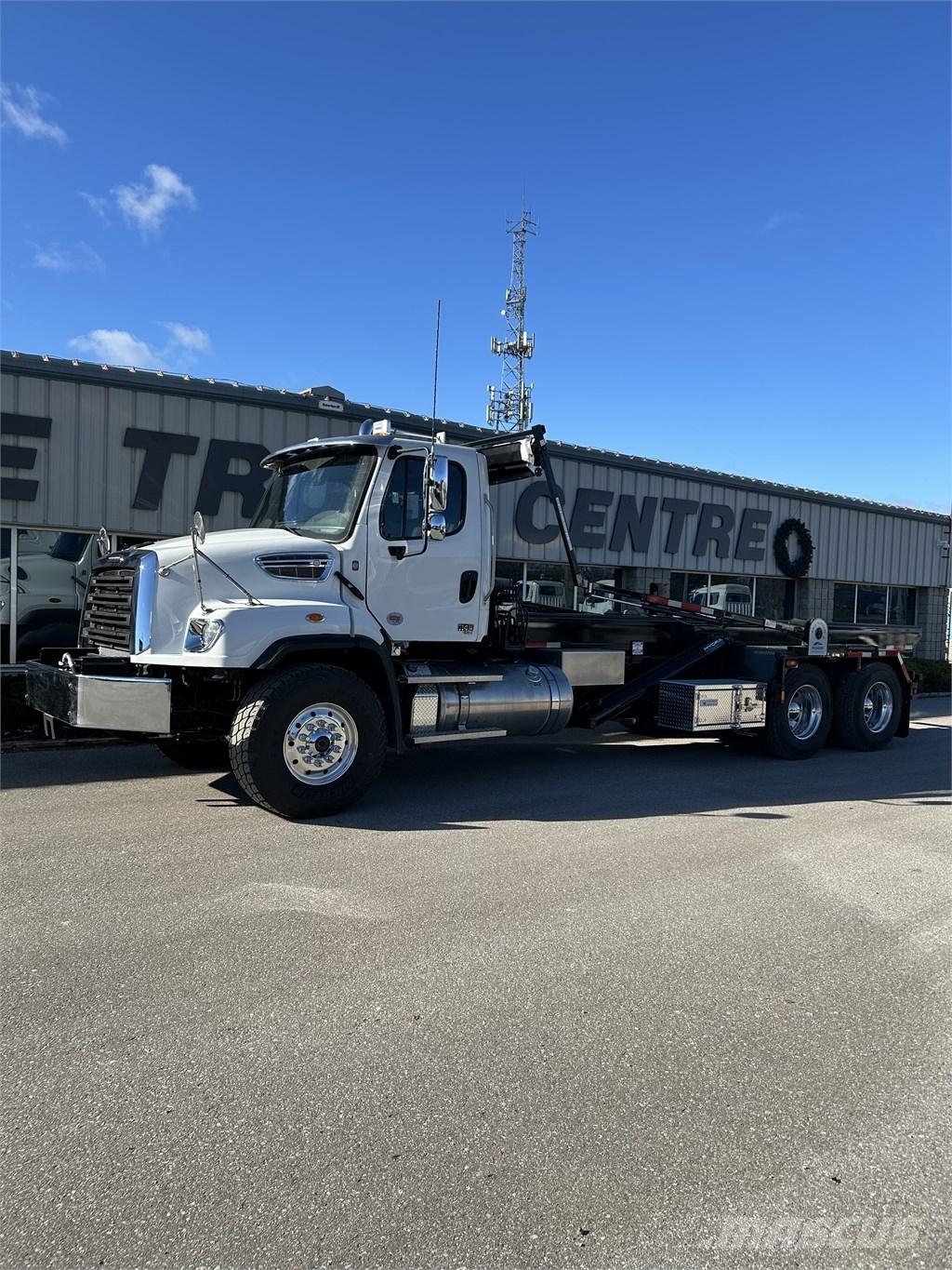 Freightliner 114 SD Demountable trucks