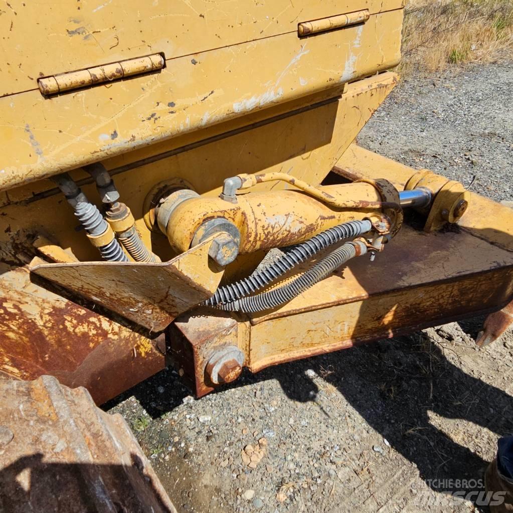 CAT 953C Crawler FEL's