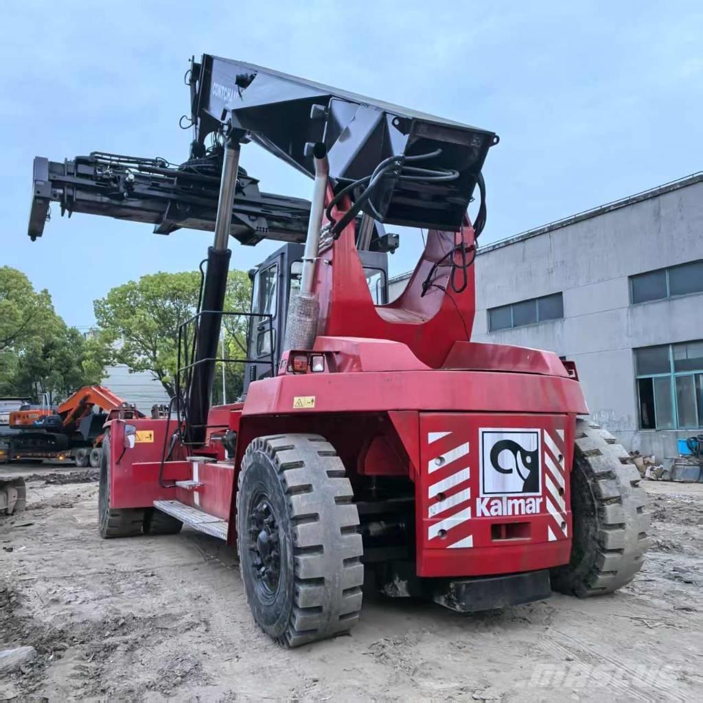 Kalmar DRT 450 Reachstackers