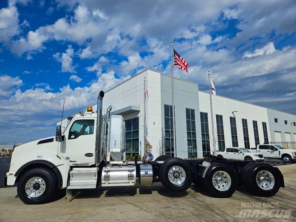 Kenworth T 880 Truck Tractor Units