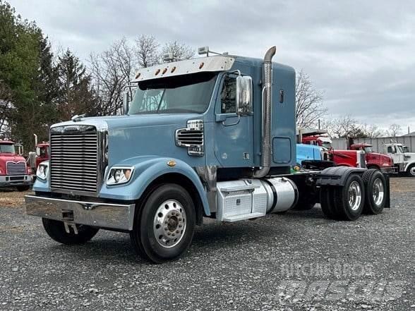 Freightliner 122SD Truck Tractor Units