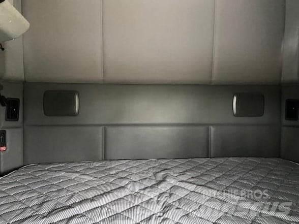 Kenworth T680 Truck Tractor Units