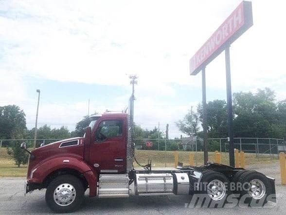 Kenworth T880 Truck Tractor Units