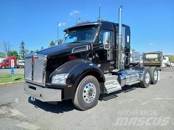 Kenworth T880 Truck Tractor Units
