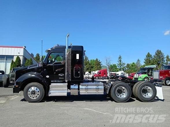 Kenworth T880 Truck Tractor Units