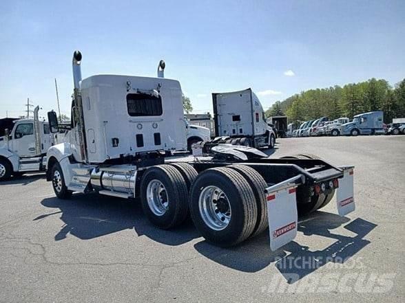 Kenworth T880 Truck Tractor Units