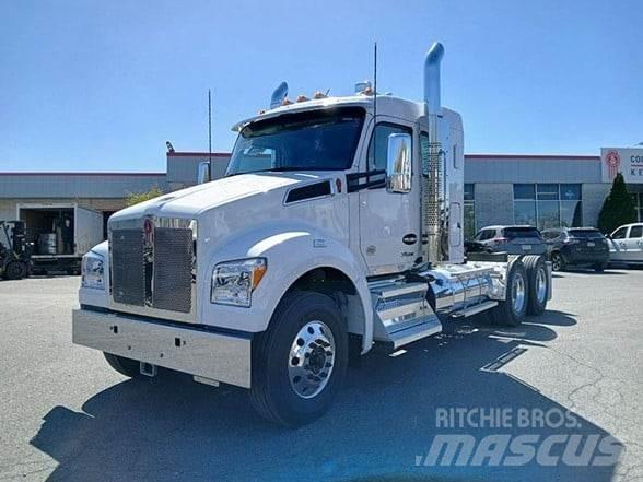 Kenworth T880 Truck Tractor Units