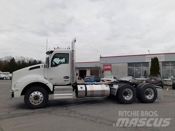 Kenworth T880 Truck Tractor Units