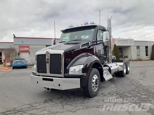 Kenworth T880 Truck Tractor Units