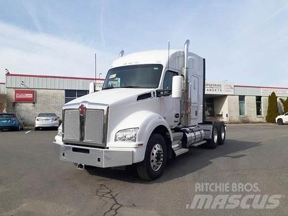 Kenworth T880 Truck Tractor Units