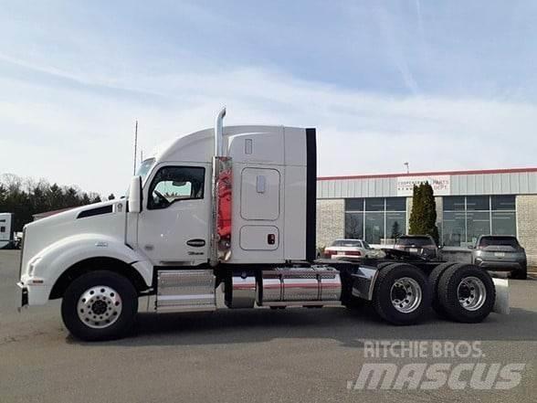 Kenworth T880 Truck Tractor Units
