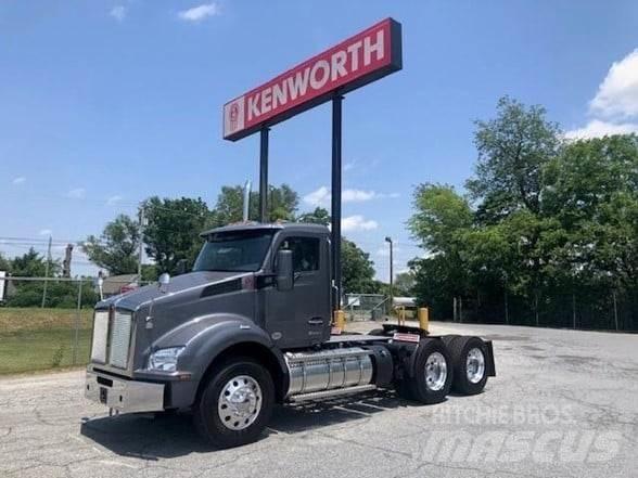 Kenworth T880 Truck Tractor Units