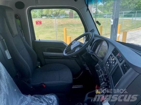 Kenworth T880 Truck Tractor Units