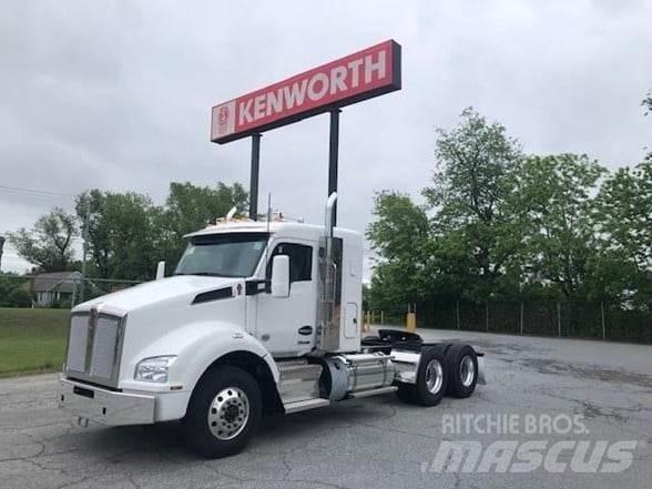 Kenworth T880 Truck Tractor Units