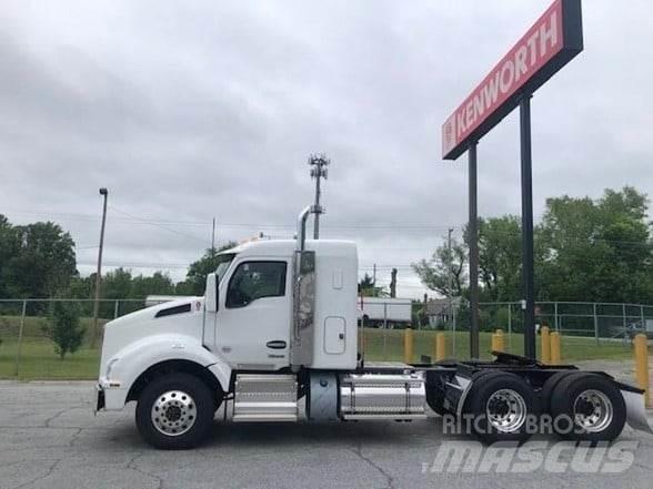 Kenworth T880 Truck Tractor Units