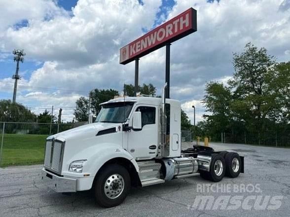 Kenworth T880 Truck Tractor Units