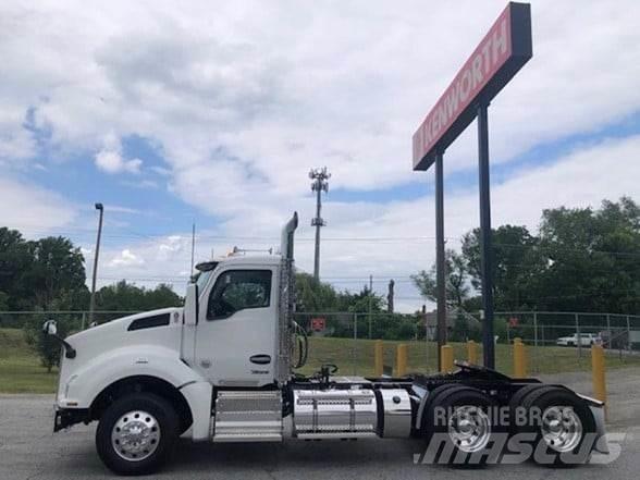 Kenworth T880 Truck Tractor Units