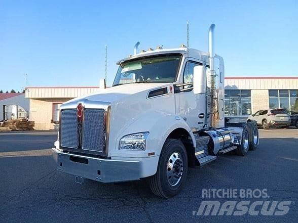 Kenworth T880 Truck Tractor Units
