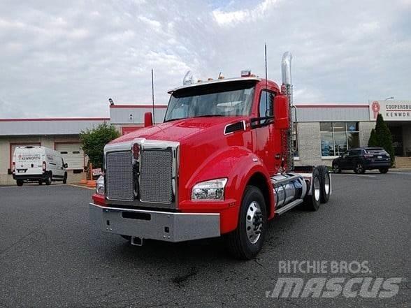 Kenworth T880 Truck Tractor Units