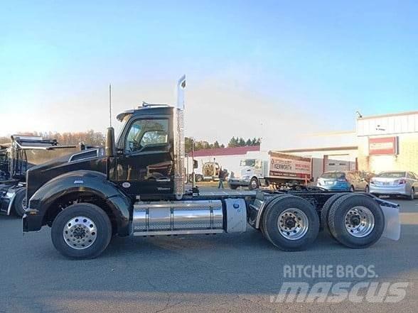 Kenworth T880 Truck Tractor Units