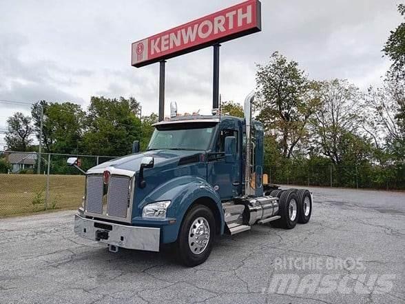 Kenworth T880 Truck Tractor Units
