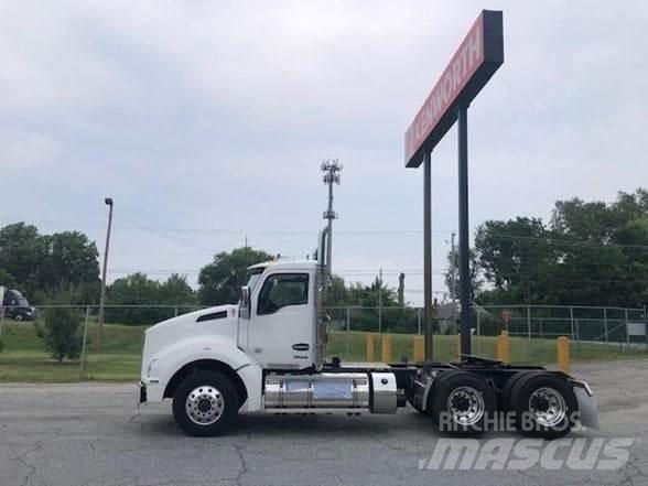 Kenworth T880 Truck Tractor Units