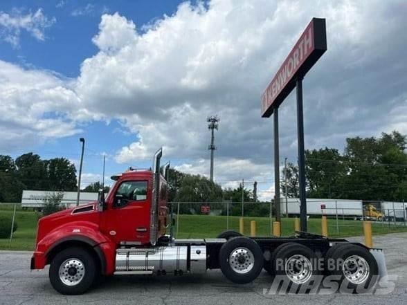 Kenworth T880 Truck Tractor Units